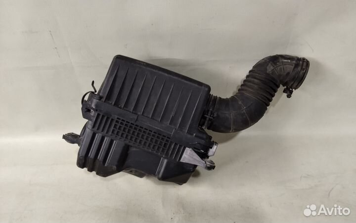 Hyundai Solaris 10- Корпус воздушного фильтра