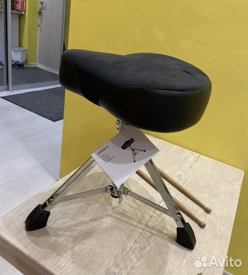 Барабанный стул Roland