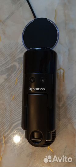 Капсульная кофемашина DeLonghi Nespresso