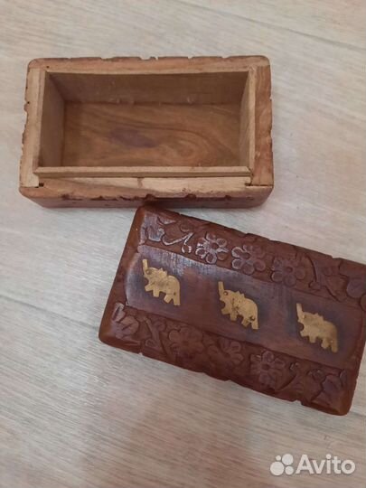 Шкатулка со слонами