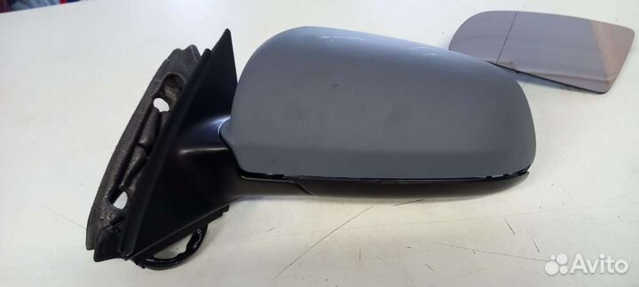 Зеркало левое Audi A4 B7