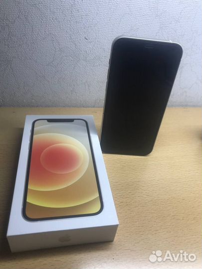 iPhone 12, 64 ГБ