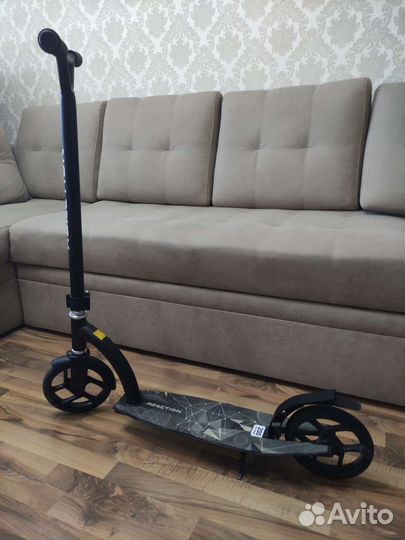 Самокат Reaction 200