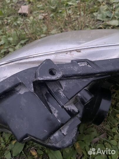 Фара правая toyota yaris