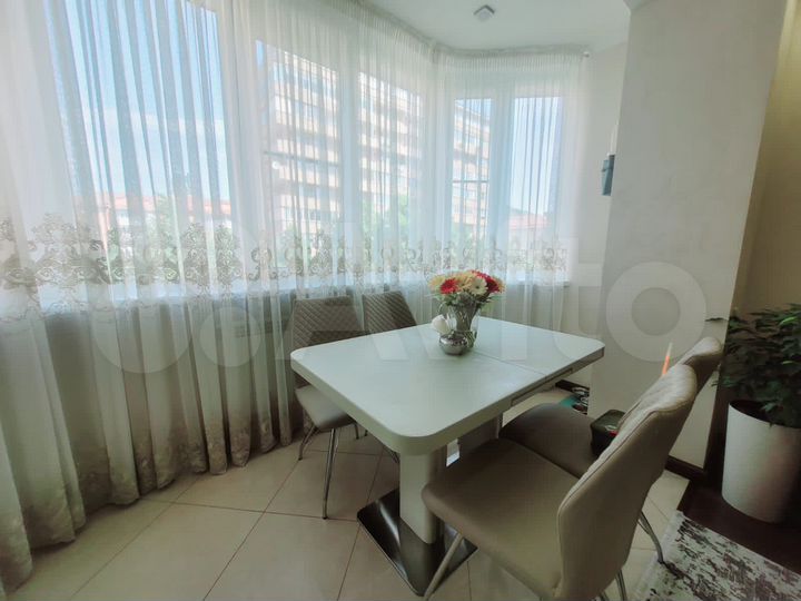 3-к. квартира, 100 м², 3/5 эт.