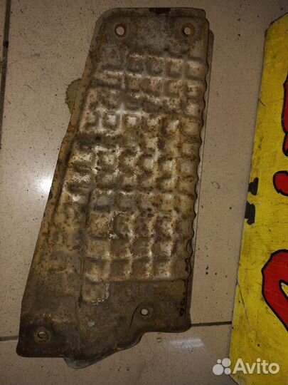 Кожух стартера для Mitsubishi Grandis NA 2.4