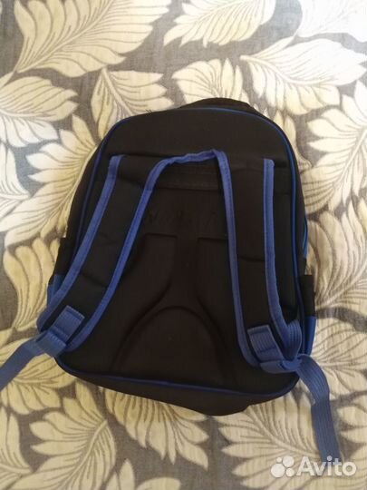 Портфель школьный новый