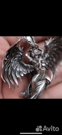 Готический медальон на цепочке