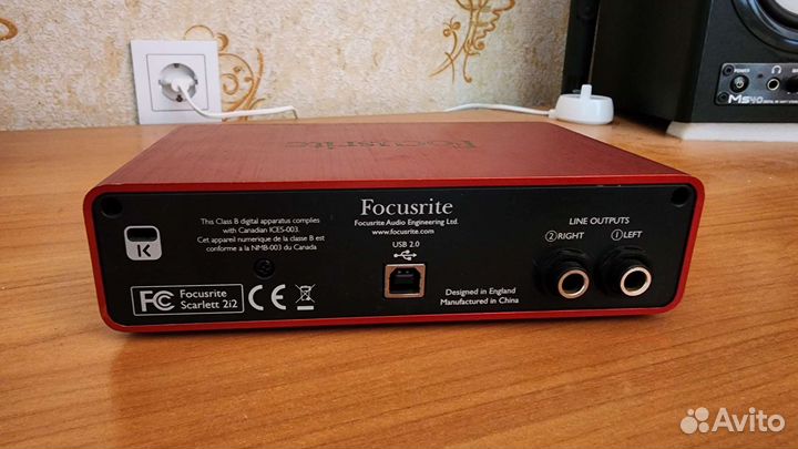 Внешняя звуковая карта focusrite 2i2