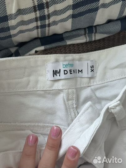 Белые джинсы