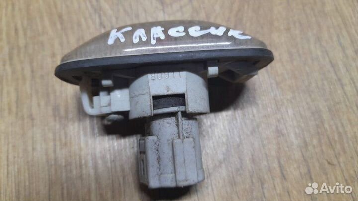 Поворотник в крыле Nissan Almera Classic