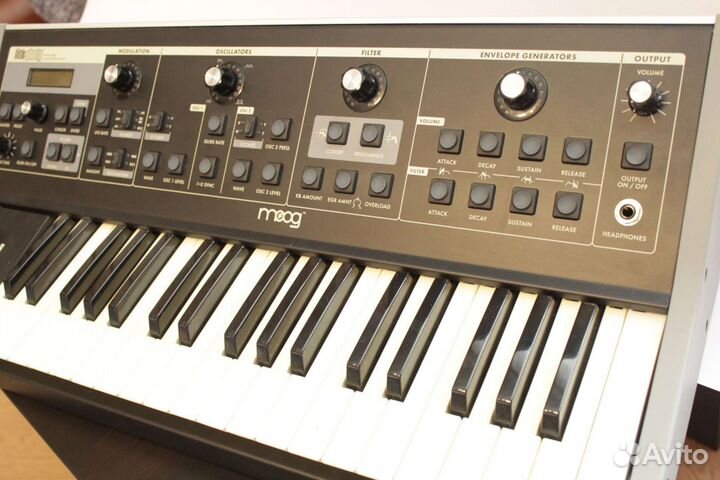 Аналоговый синтезатор Moog Little Phatty Stage 1