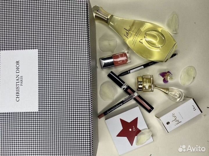 Подарочные наборы косметики Dior