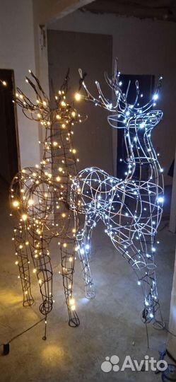 Новогодний олень уличный