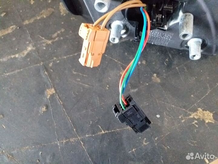 Зеркало заднего вида левое Пежо Партнер 2008+