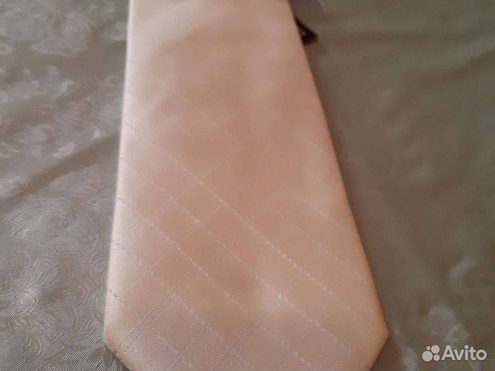 Галстуки фирменные