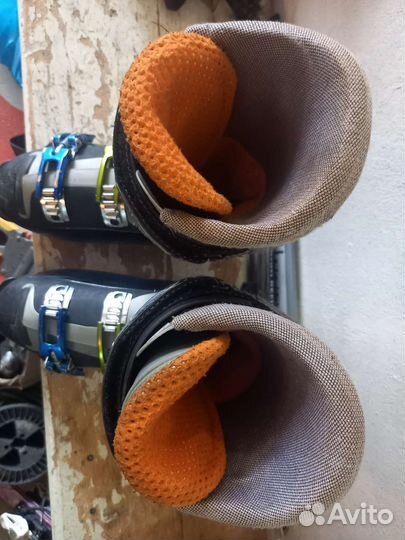 Горнолыжные ботинки р.38-39