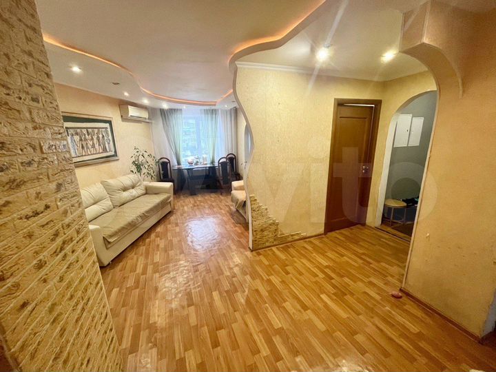 4-к. квартира, 80 м², 3/9 эт.