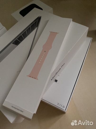 Коробка Apple watch и ремешок