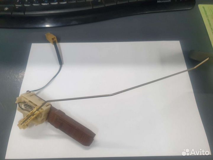 Датчик уровня топлива Audi