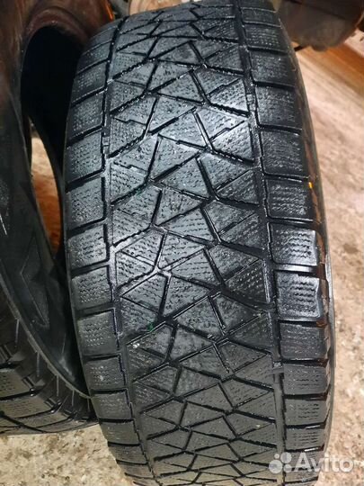 Bridgestone Blizzak Ice 265/65 R17