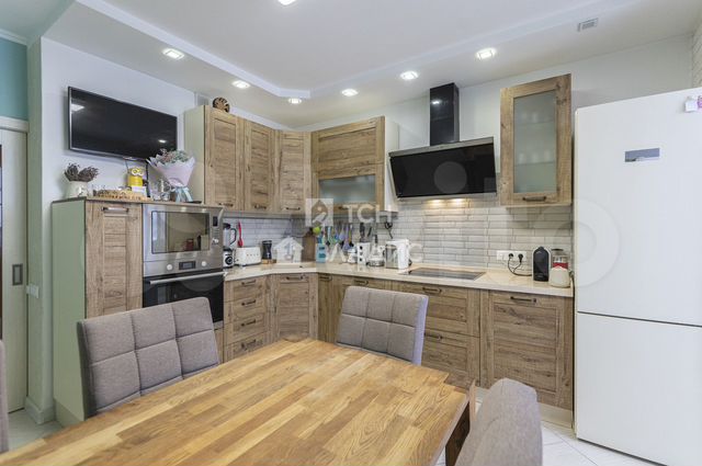 3-к. квартира, 98,4 м², 11/17 эт.