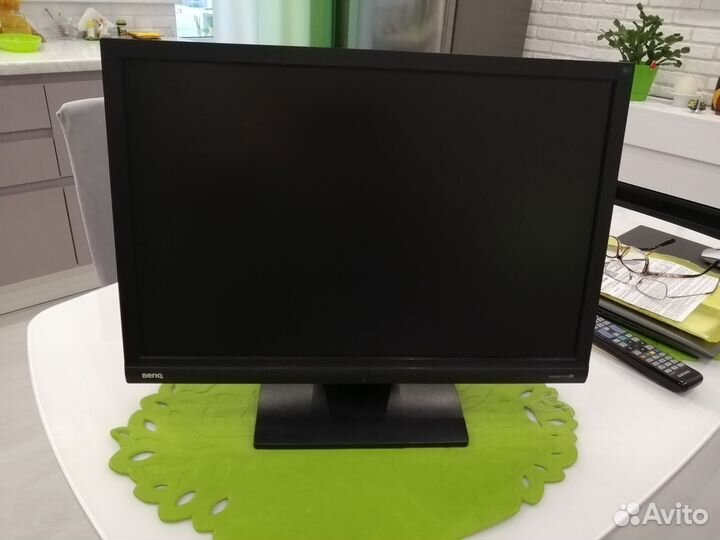 Монитор BenQ G2200WA