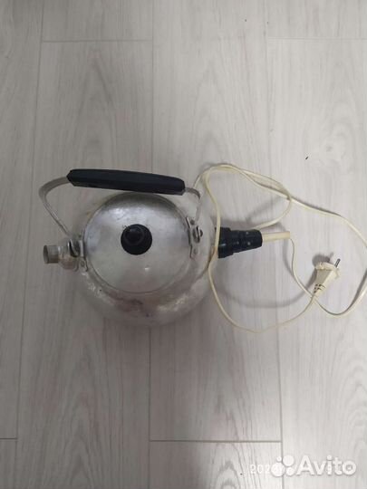 Чайник электрический СССР Бронь, на доставке