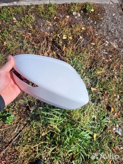 Накладки на зеркала geely coolray правое левое