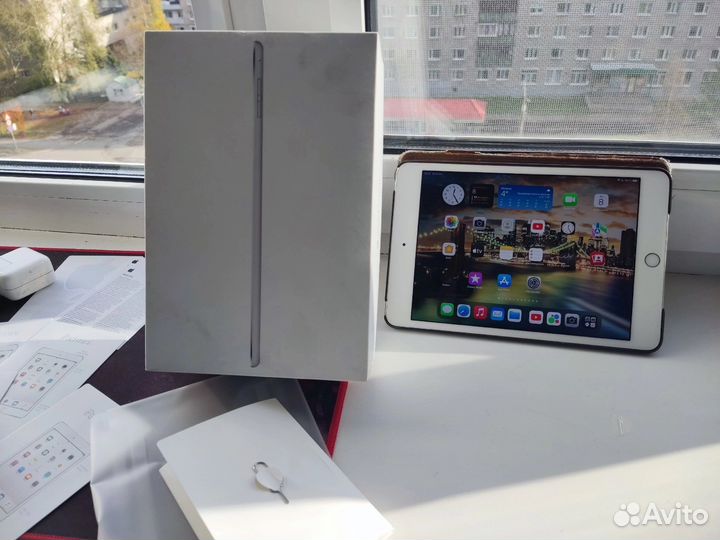 Apple iPad mini 4 128 Gb + sim Cellular