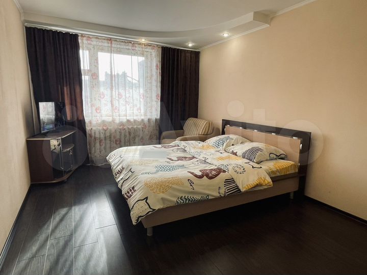 1-к. квартира, 42 м², 8/10 эт.