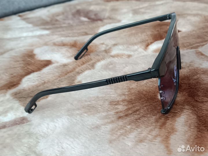 Солнцезащитные очки женские