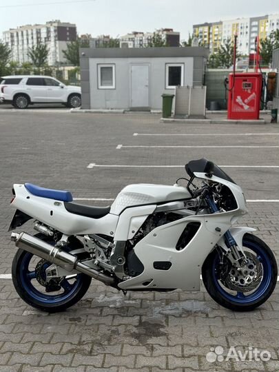 Suzuki GSX750R 1995