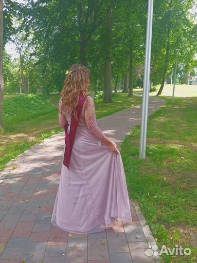 Нарядное платье