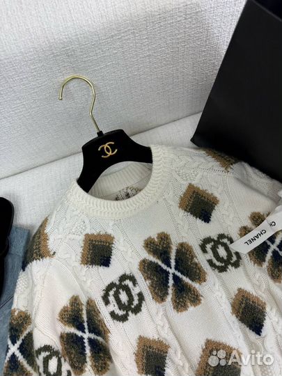 Свитер Chanel
