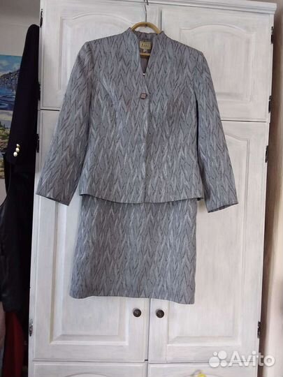 Костюм жакет и юбка 46 размер