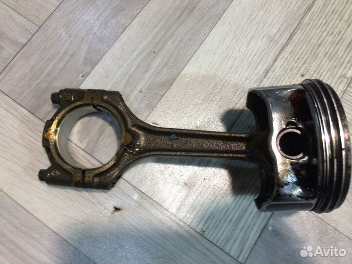 Поршень шатун Opel Astra H Z18XER 1.8Л