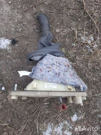 Кулиса рено логан