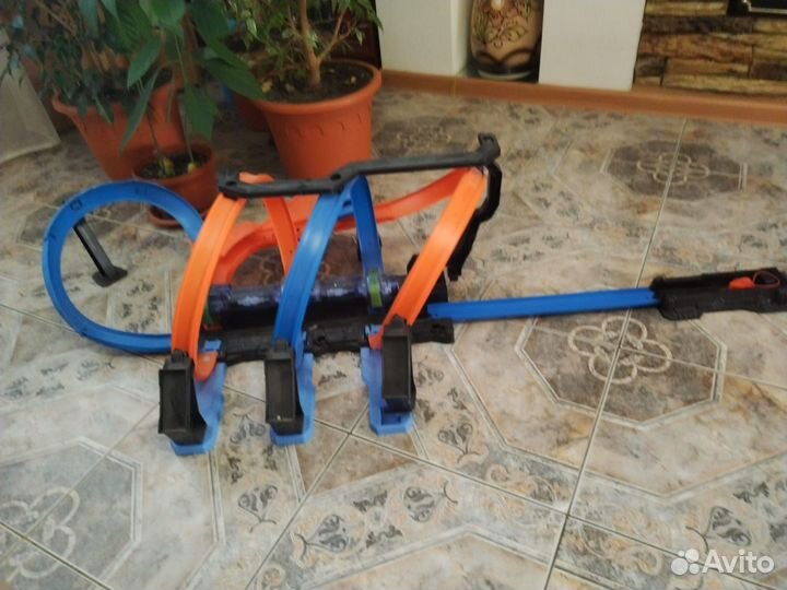 Трэк Hot Wheels тройная петля