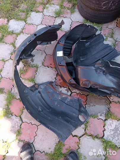 Локеры Тойота camry подкрылки Тойота камри