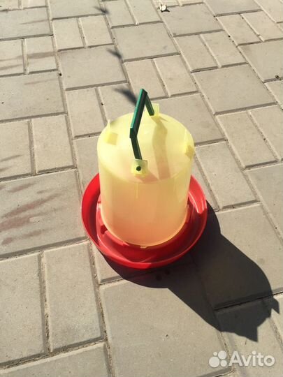 Кормушки и поилки