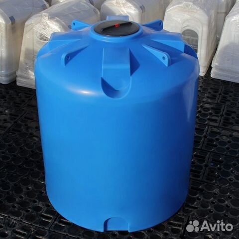 Емкость пластиковая на 10000 под воду под жку