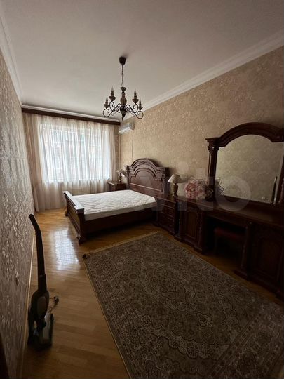 2-к. квартира, 90 м², 2/7 эт.