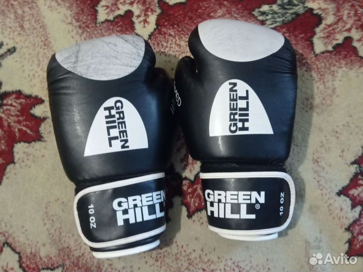 Боксерские перчатки