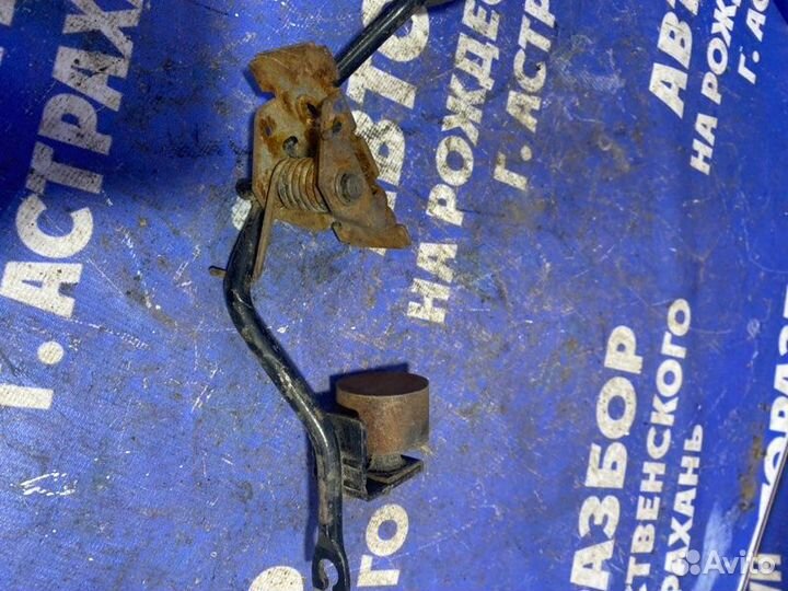 Педаль газа Nissan Primera P10 седан GA16DE 1993