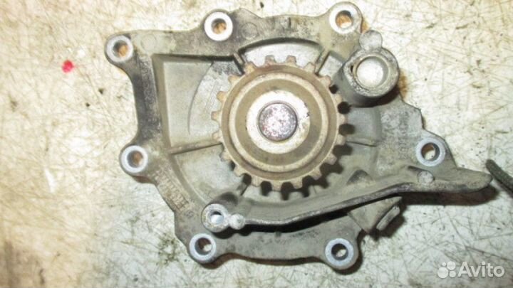 Насос водяной помпа Land Rover Freelander 2