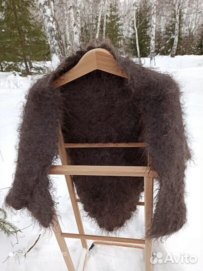 Пуховый полушалок