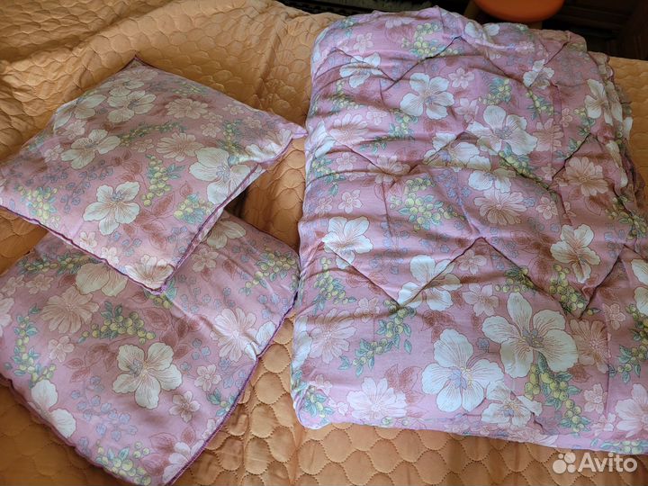 Одеяло тёплое 1,5-спальное +2 подушки