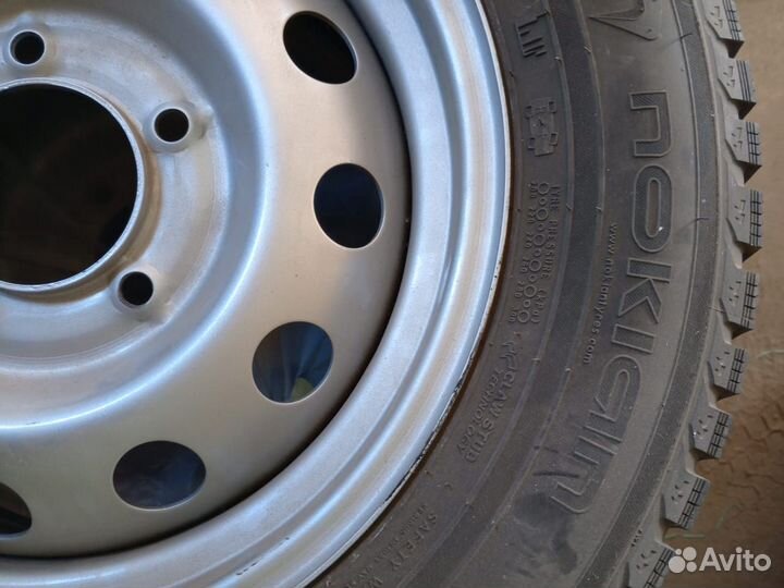 На ниву зима шипы16-215-65.нокиан 4 колеса