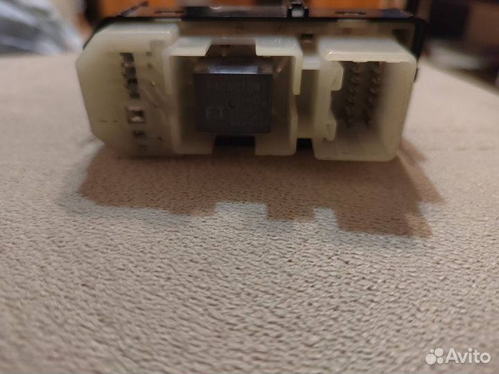 Кнопка стеклоподъемника toyota ipsum 2